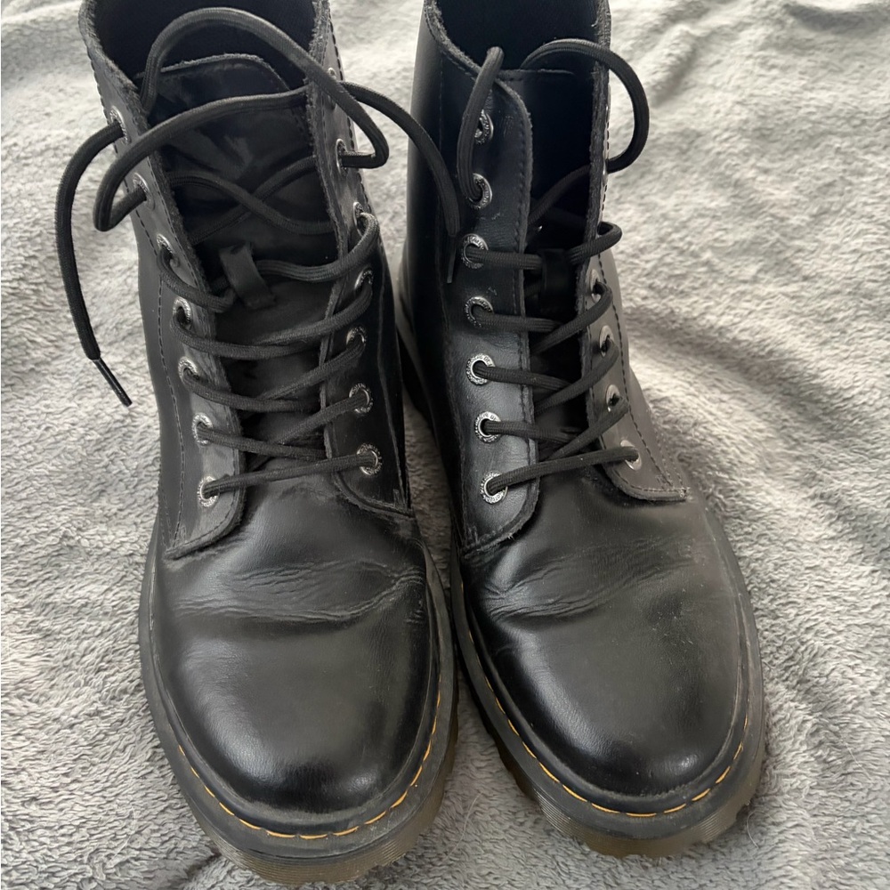 Doc Martens Airwair Black Boots - Picture 3 of 5